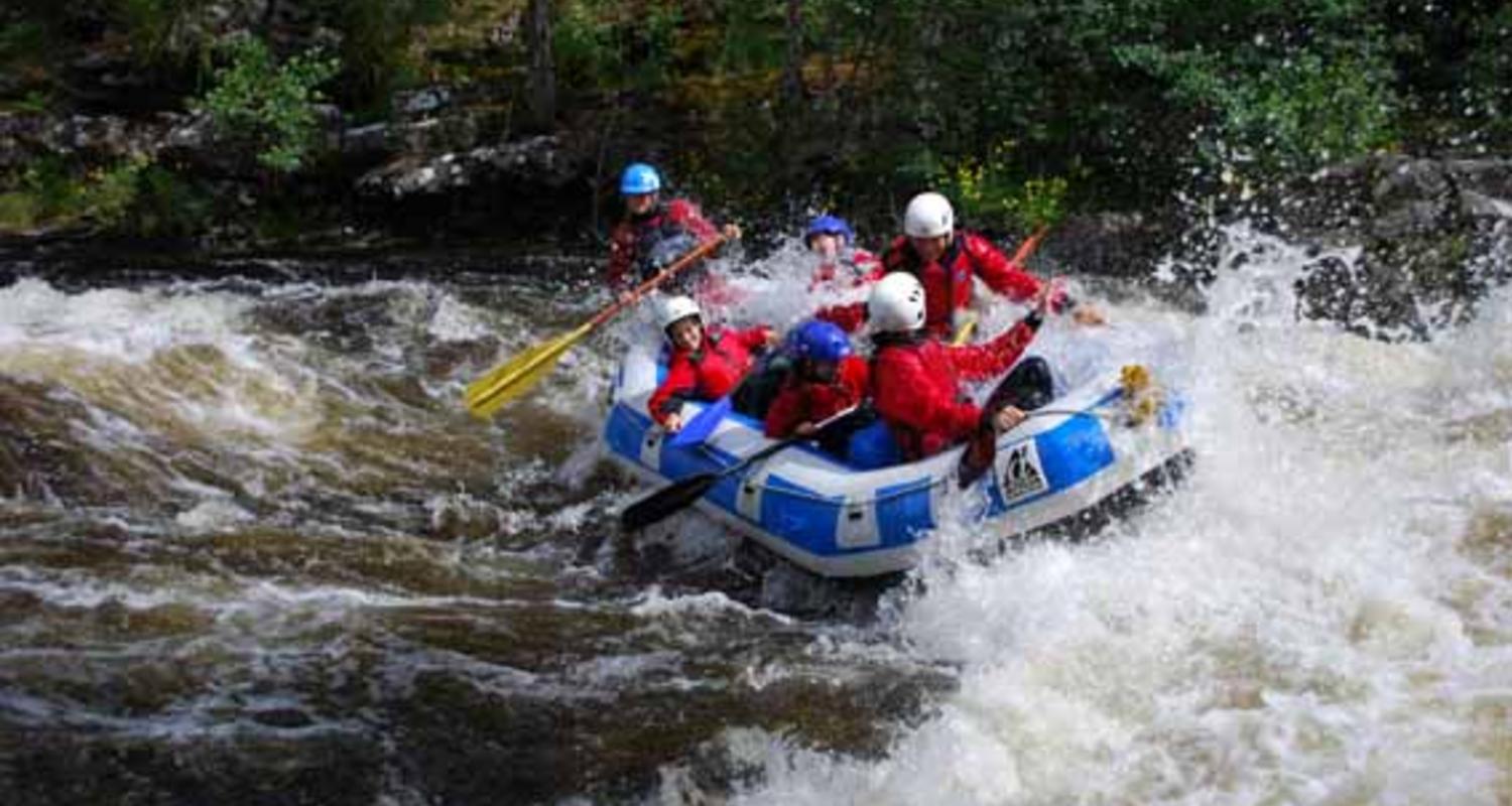 Large white water rafting scotland