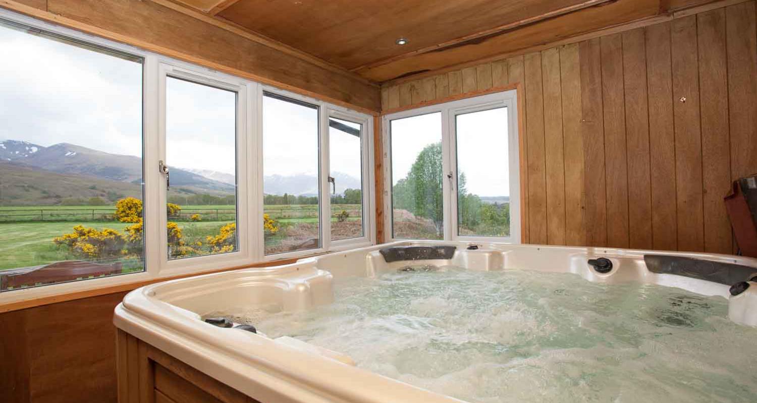 Self catering with hot tubs