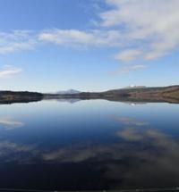 Meduim tall g beautiful day on loch garry